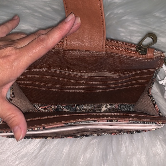 Sakroots Crossbody Smartphone Wallet bag - Picture 4 of 8